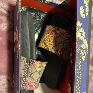 100% authentic GUCCI SLIDES